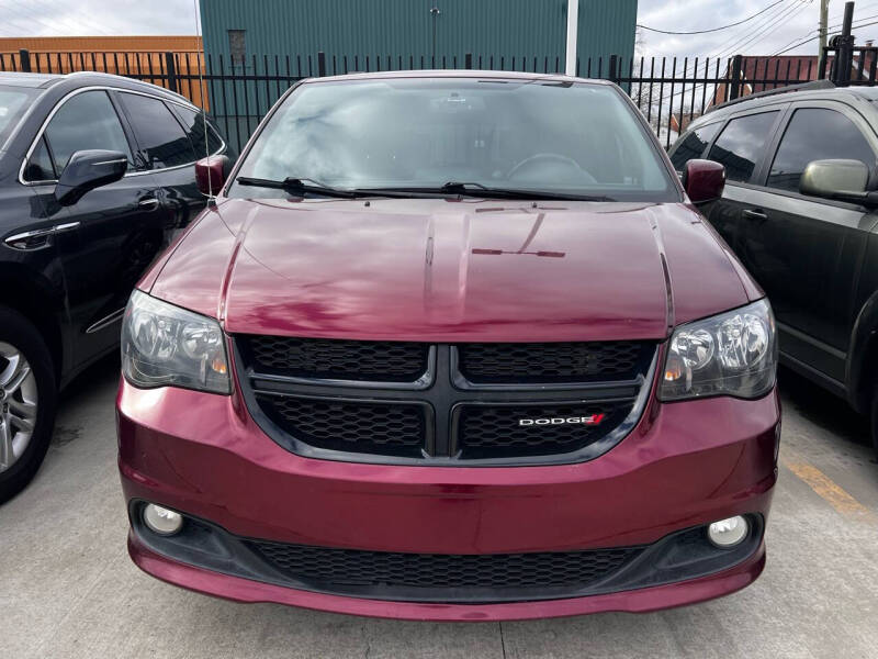 2018 Dodge Grand Caravan for sale at Julian Auto Sales in Warren MI