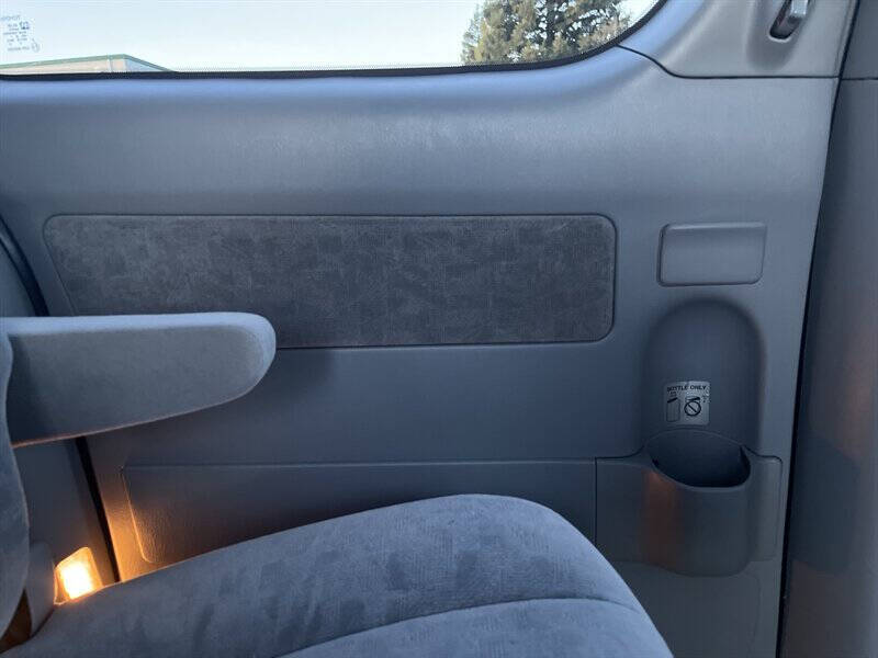 2002 Toyota Sienna LE