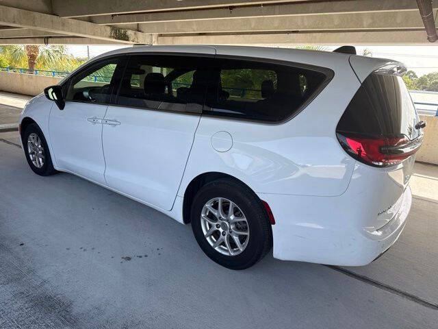 2024 Chrysler Pacifica Touring