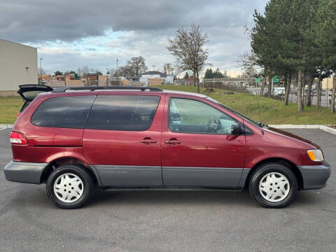 2002 Toyota Sienna LE
