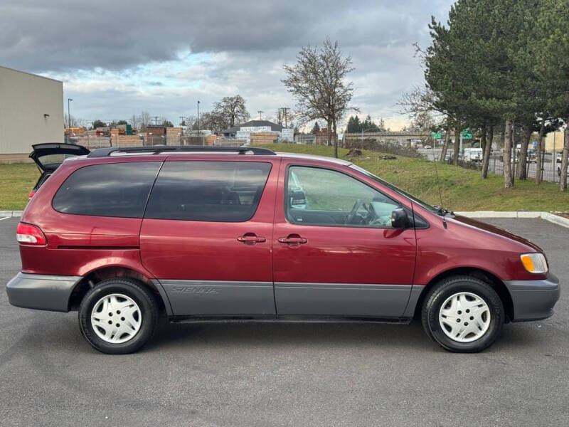 2002 Toyota Sienna LE