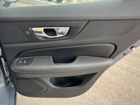 2023 Volvo S60 B5 Ultimate Bright Theme