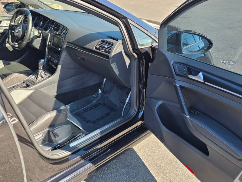 2016 Volkswagen Golf R 4Motion