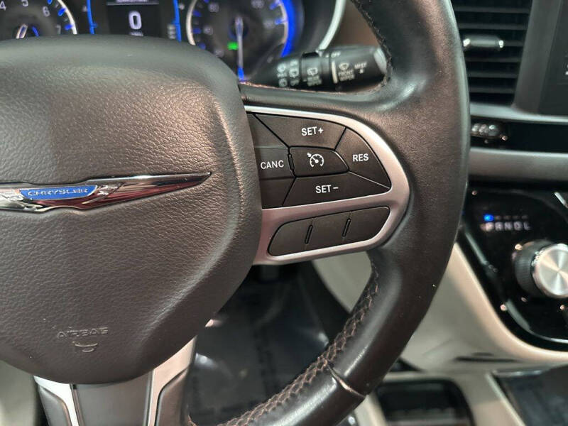 2017 Chrysler Pacifica Touring-L