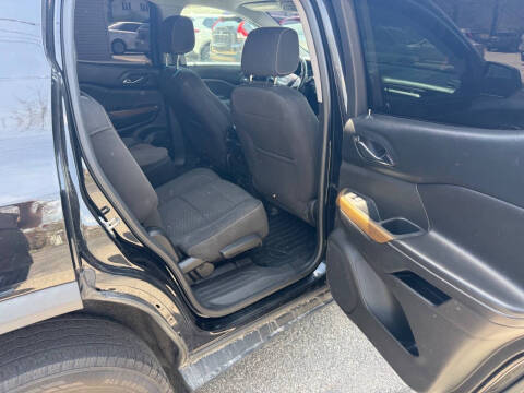 2017 GMC Acadia SLE-2