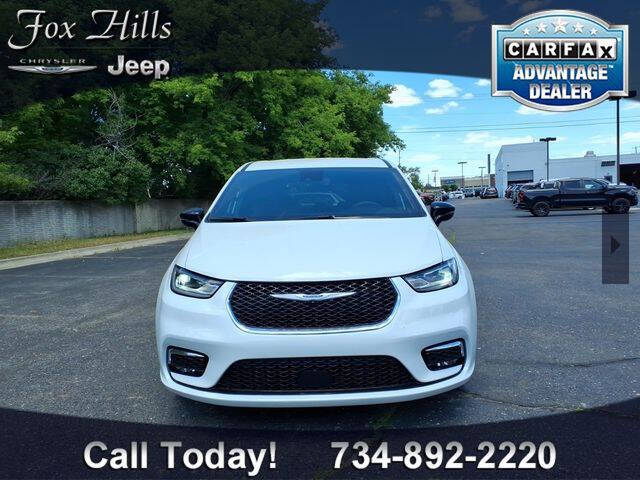 2026 Chrysler Pacifica Select