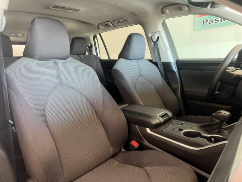 2022 Toyota Highlander L