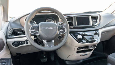 2024 Chrysler Voyager LX