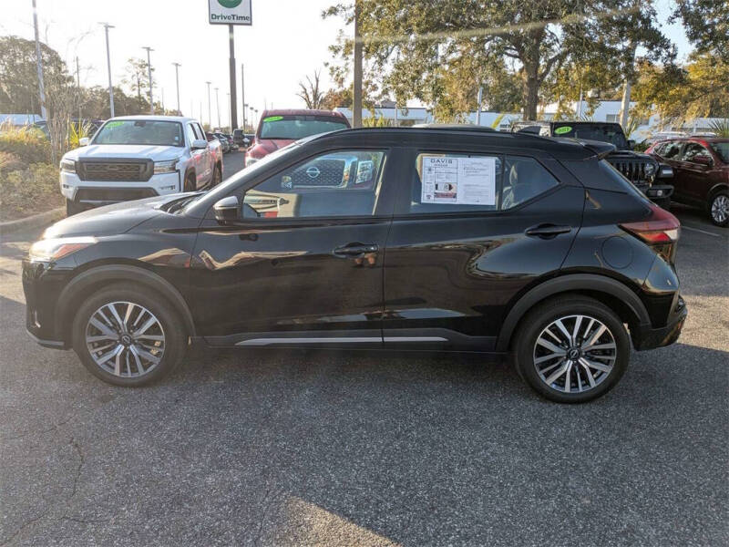 2024 Nissan Kicks SR