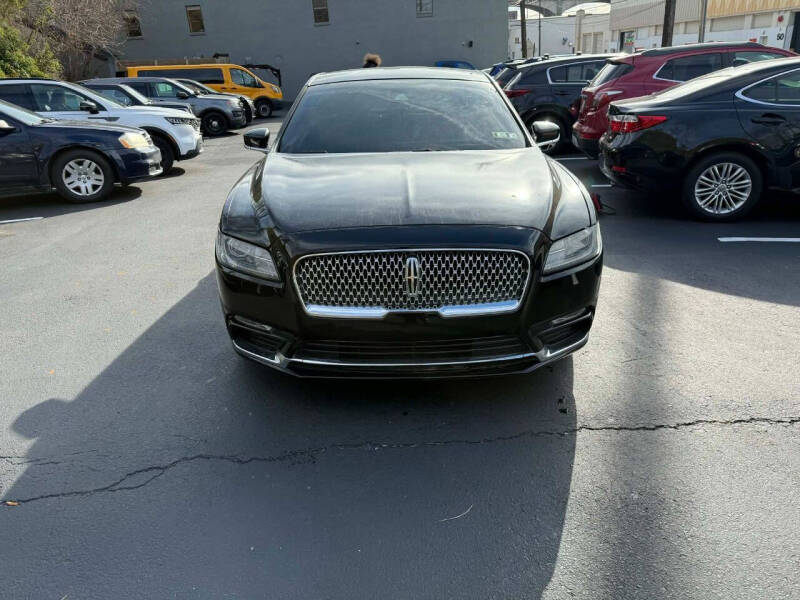 2017 Lincoln Continental Select's photo