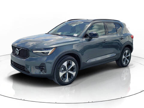 2026 Volvo XC40 B5 Plus