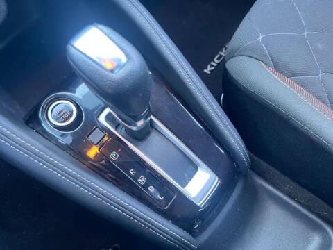 2020 Nissan Kicks SR