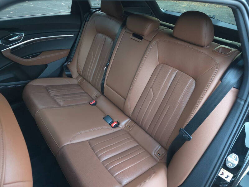 2024 Audi Q8 e-tron quattro Premium Plus