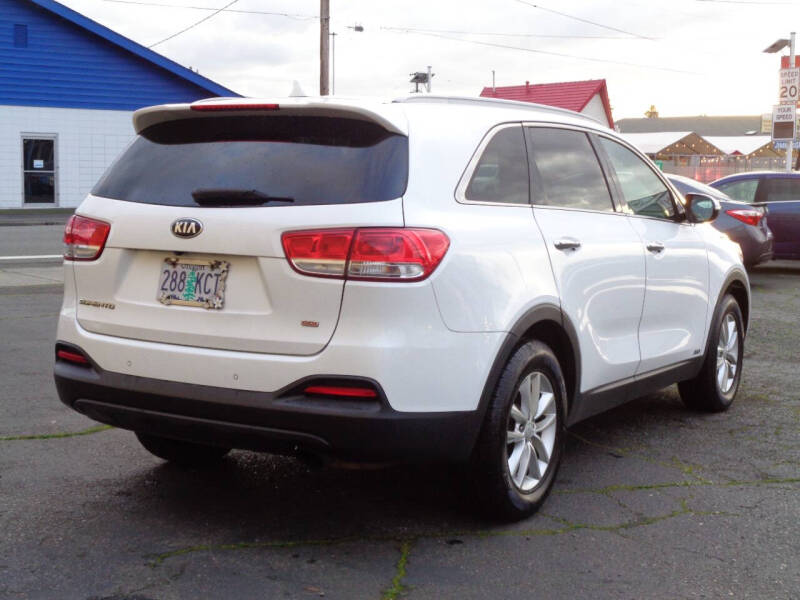 2017 Kia Sorento LX