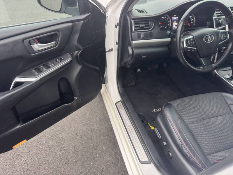 2016 Toyota Camry SE