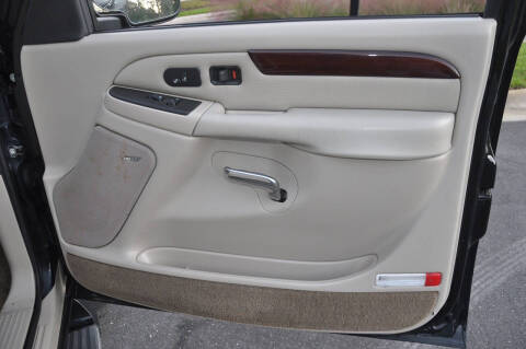 2003 Cadillac Escalade