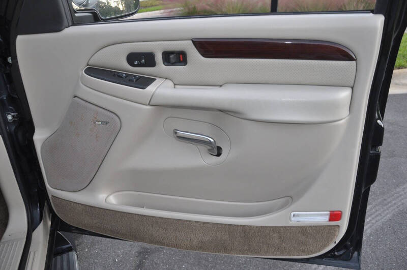 2003 Cadillac Escalade