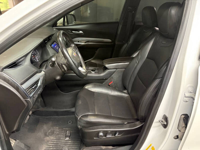 2021 Cadillac XT4 Premium Luxury