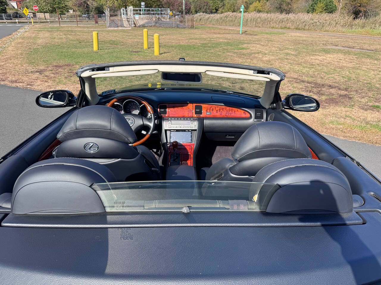 2004 Lexus SC 430 28