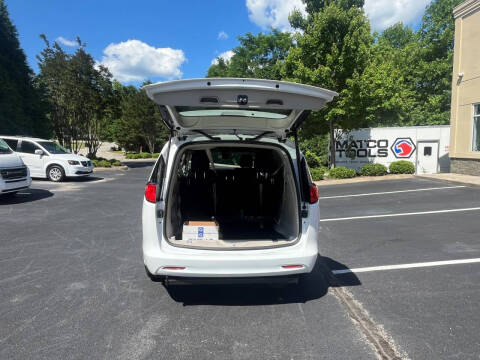 2024 Chrysler Voyager LX