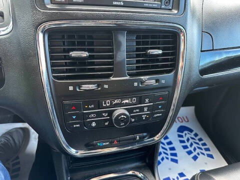 2016 Dodge Grand Caravan SXT Plus