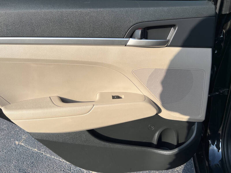 2020 Hyundai Elantra SE