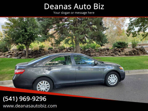 2007 Toyota Camry for sale at Deanas Auto Biz in Pendleton OR