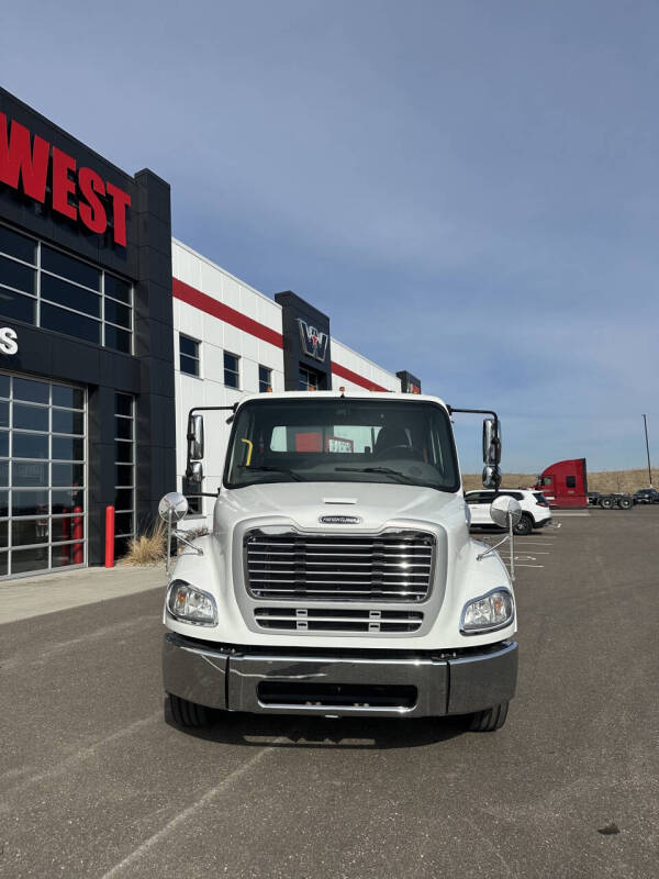 2019 Freightliner M2 112