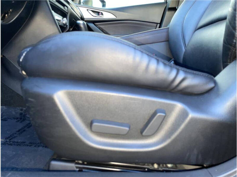 2017 Mazda MAZDA3 Touring 2.5