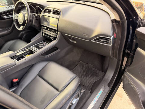 2019 Jaguar F-PACE 25t Premium