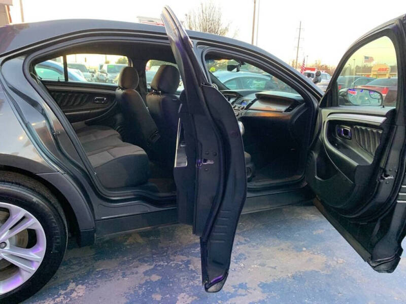 2016 Ford Taurus SEL