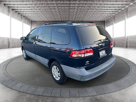 2003 Toyota Sienna CE