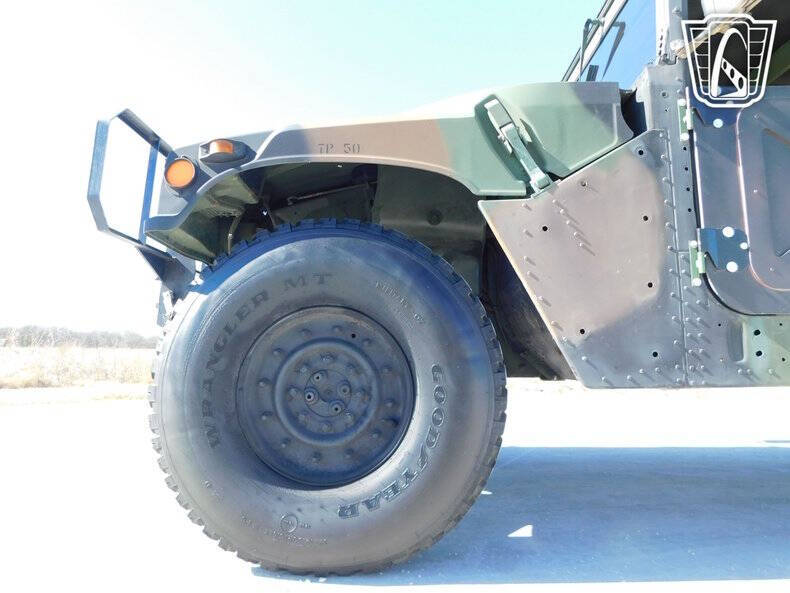 2002 AM General M1123