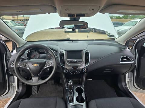 2017 Chevrolet Cruze LT Auto
