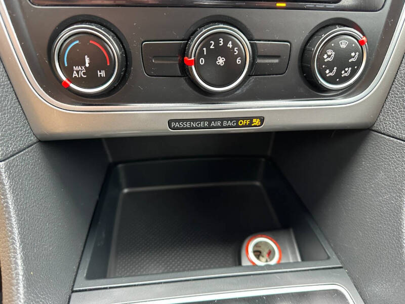 2015 Volkswagen Passat 1.8T Limited Edition