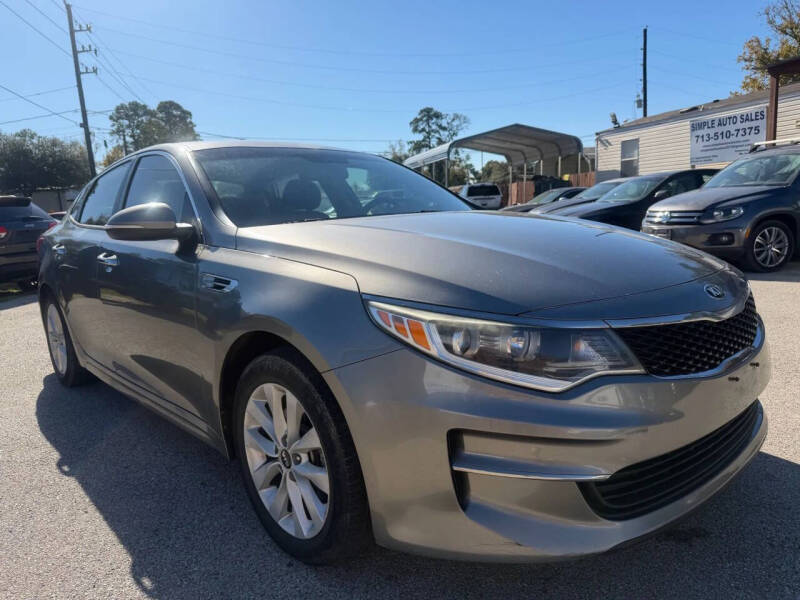 2017 Kia Optima LX's photo