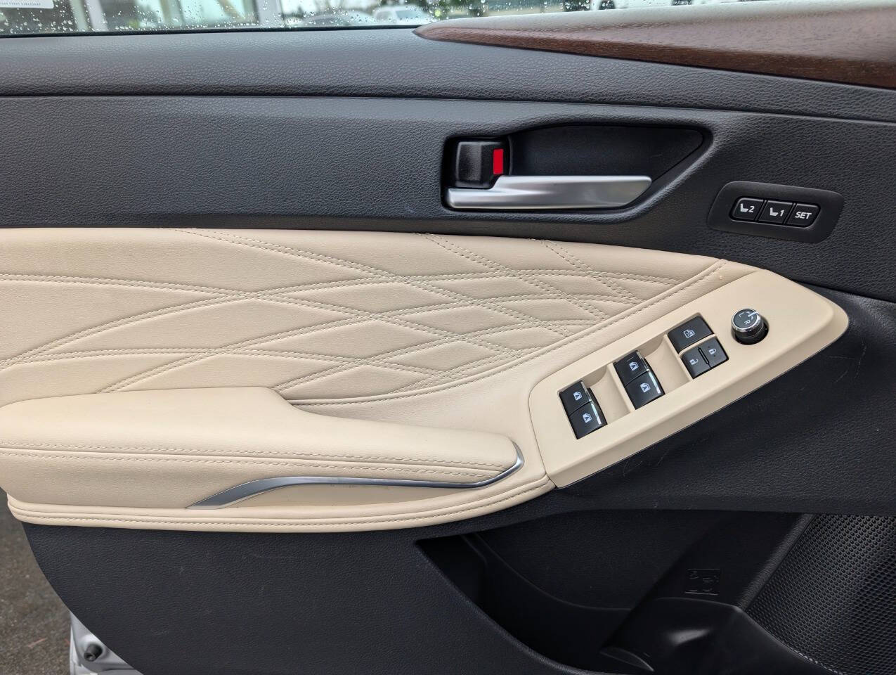 used 2019 Toyota Avalon Hybrid car, priced at $29,999