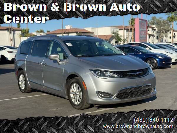 2018 Chrysler Pacifica Touring L's photo