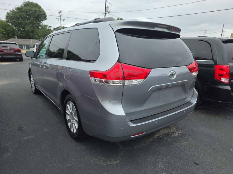 2013 Toyota Sienna XLE 7-Passenger
