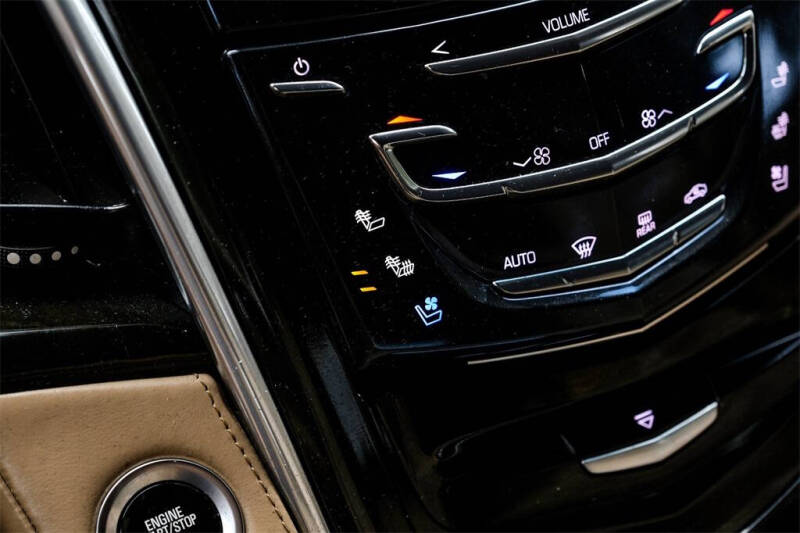 2019 Cadillac Escalade Platinum