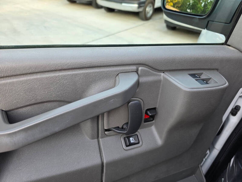 2021 GMC Savana 2500