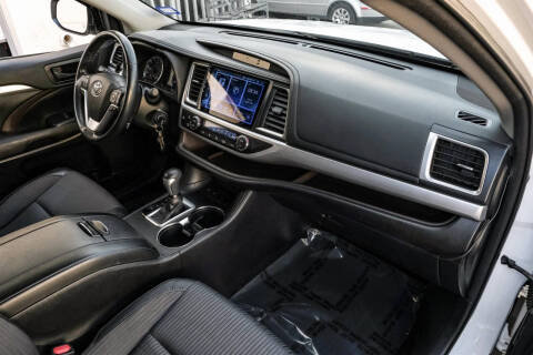 2017 Toyota Highlander LE Plus