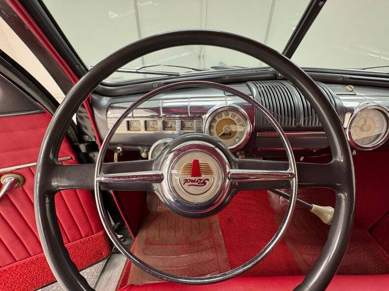 1948 Ford Super Deluxe