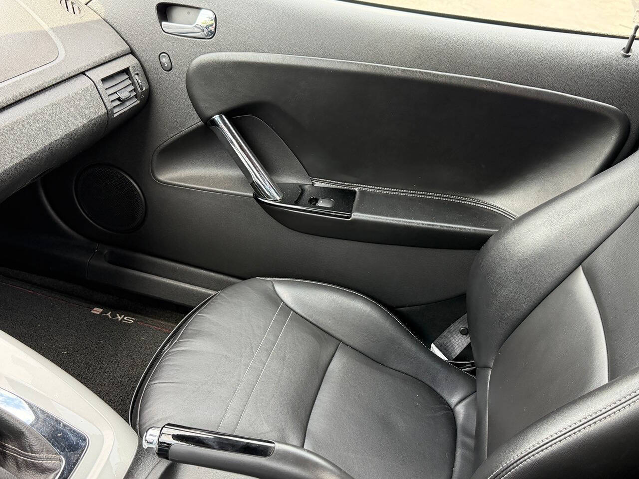 2007 Saturn SKY 9