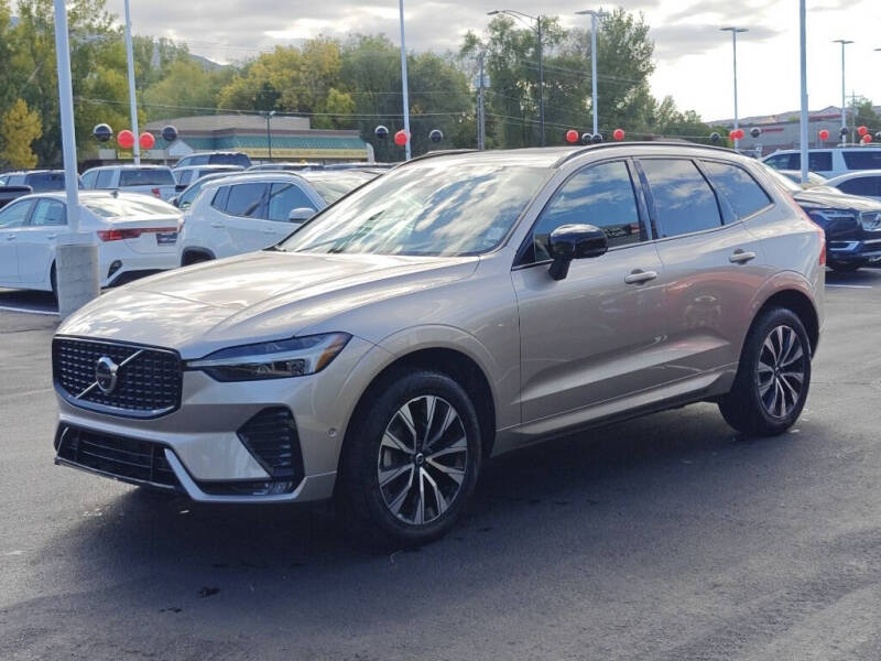 2025 Volvo XC60 B5 Plus Dark Theme