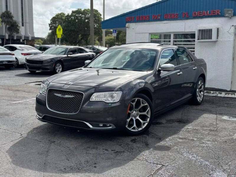 2018 Chrysler 300 C's photo