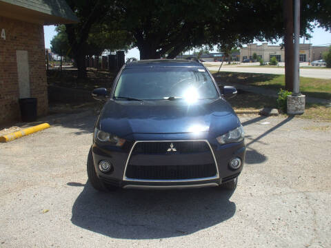 2013 Mitsubishi Outlander for sale at DFW Auto Group in Euless TX