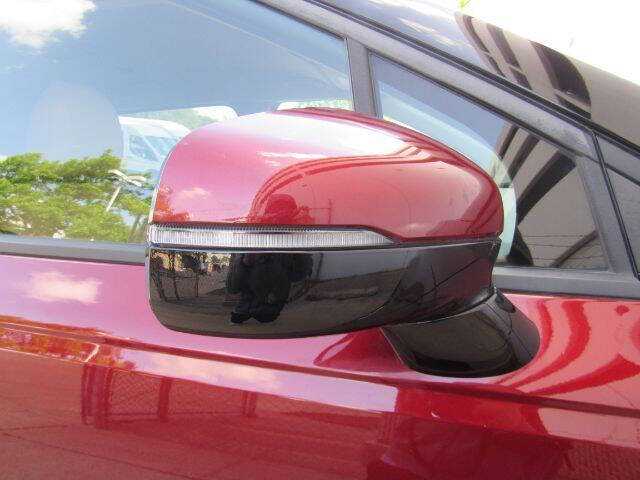 2023 Kia Carnival LX