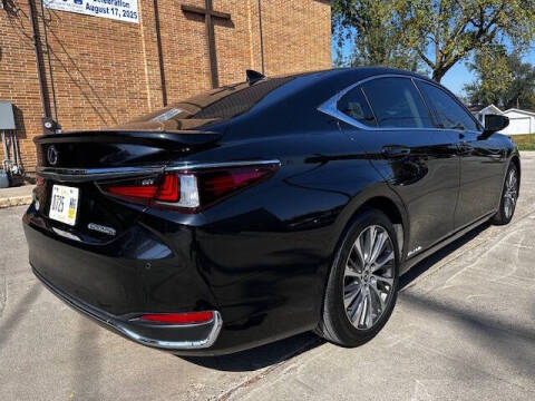 2021 Lexus ES 300h