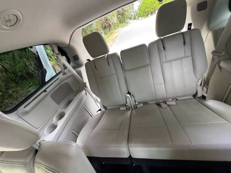 2014 Chrysler Town and Country Touring